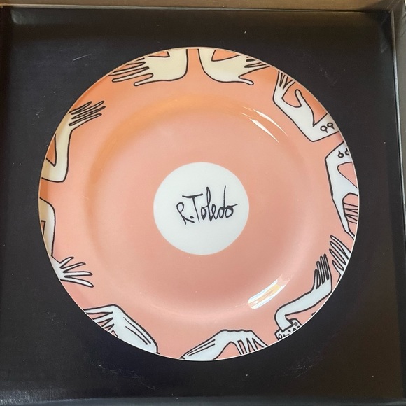 Vintage New Nordstrom Ruben Toledo Surrealist Cup and Saucer Set 1990s NIB - Picture 10 of 10